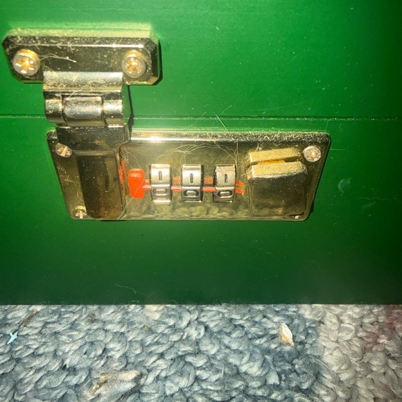 Green Locking Box - Picture 2 of 6